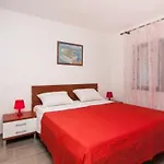Family-friendly With Swimming Pool Valbandon, Fazana - 7351 Appartement Fondole