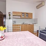 Family-friendly With Swimming Pool Valbandon, Fazana - 7351 Appartement